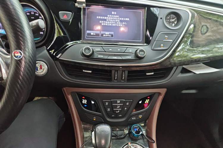 Used Buick Envision 2015 20T Two-Wheel-Drive Elite Model Audio And AC Panel