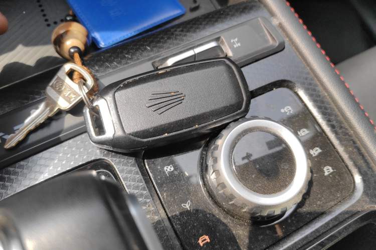 Used JMC DaDao 2023 Fly-Jiang 2.3T Diesel Automatic 4x4 Boundaryless Model Vehicle Key