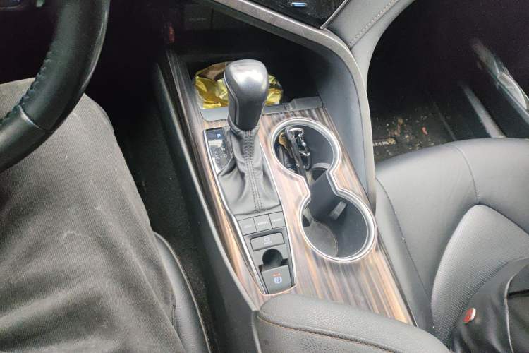Used Toyota Camry 2019 2.5G Luxury Edition China V Standard Gear Lever