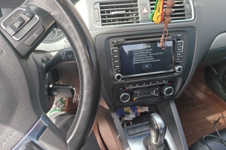 Used Volkswagen Sagitar 2014 1.4TSI Automatic Luxury Model Audio And AC Panel