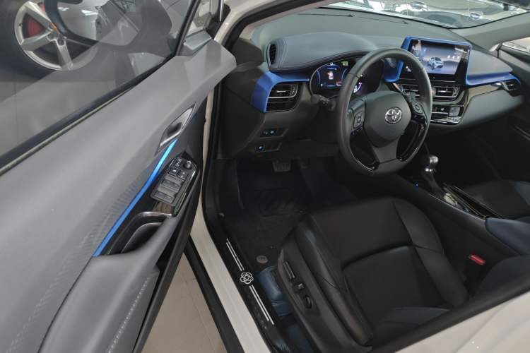 Used Toyota C-HR 2023 2.0L Luxury Edition Driver Seat