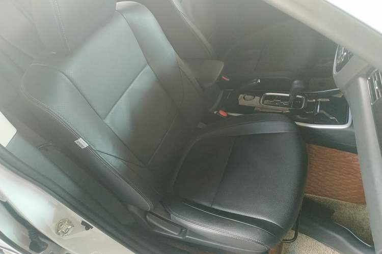 Used Mitsubishi Outlander 2018 2.0L Two-Wheel Drive Glory Edition 5 Seats