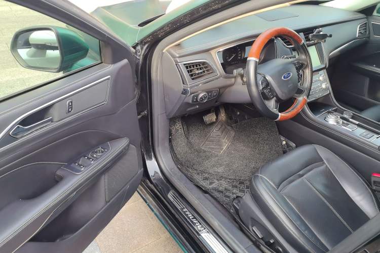 Used Ford Taurus 2016 EcoBoost 180 Luxury Model