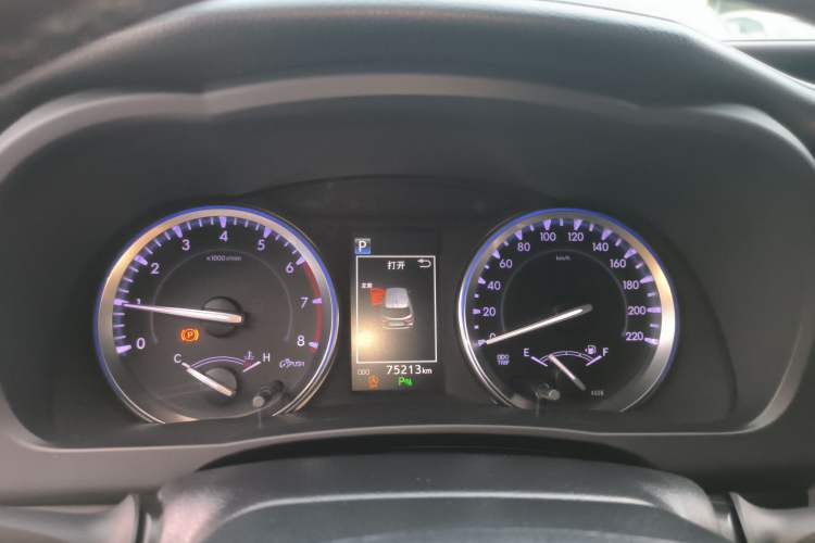 Used Toyota Highlander 2018 2.0T Four-Wheel Drive Luxury Version 7 Seats China VI Standard