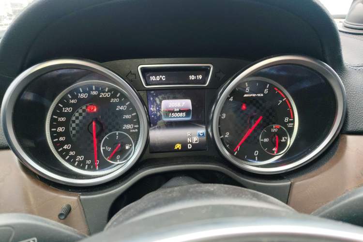 Used Mercedes-Benz GLE AMG 2017 AMG GLE 43 4MATIC Odometer Close Up