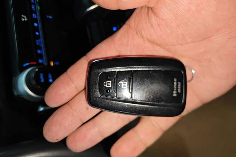 Used Toyota RAV4 2020 Dual-Engine 2.5L E-CVT 4x4 Elite PLUS Edition Interior 1