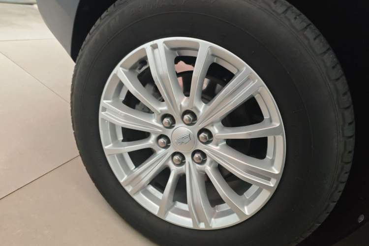 Used Cadillac XT5 2018 28E Four-Wheel Drive Tech Version