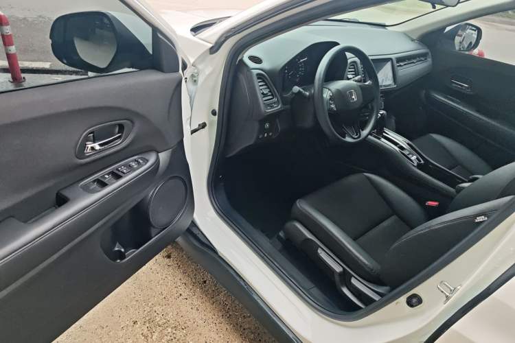 Used Honda Vezel 2020 1.5L CVT Pioneer Edition
