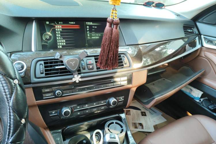 Used BMW 5 Series 2013 530Li Leading Model
