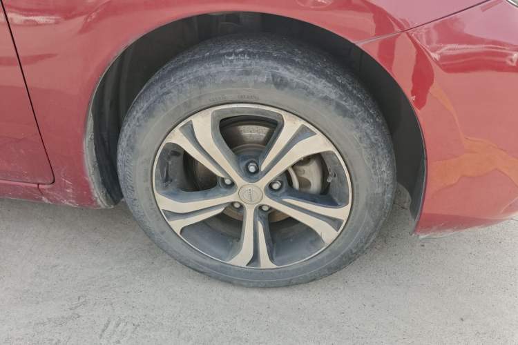 Used Nissan Tiida 2016 1.6L CVT Smart Drive Edition Right Front Wheel Hub