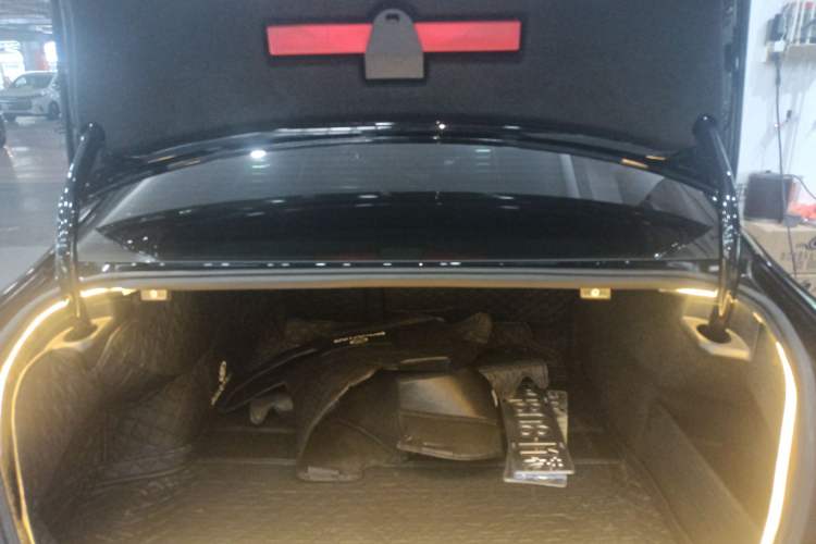 Used Volkswagen Magotan 2023 2 Million Units Limited Edition 330TSI DSG Leading Version Trunk