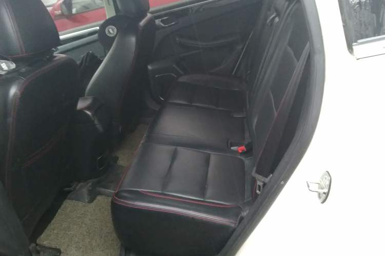 Used Zotye Domy X5 2015 1.5T CVT Landlord Model China IV Standard Left Rear Seat