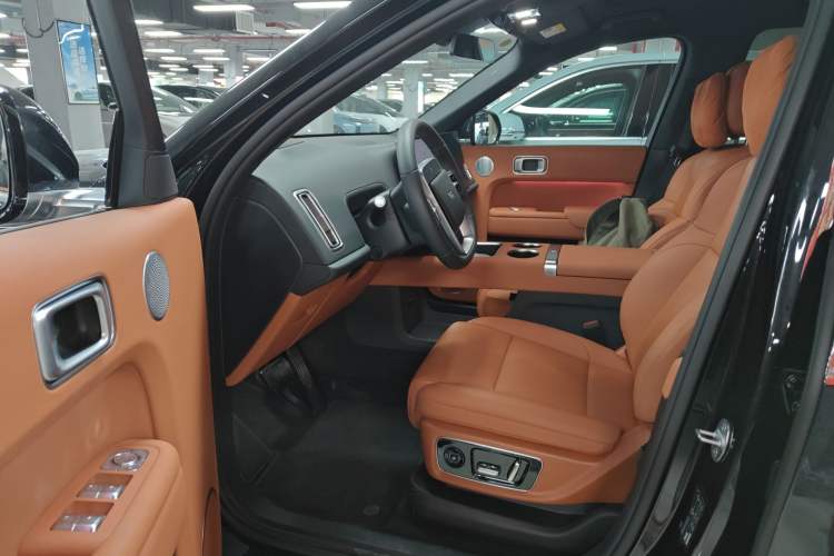 Used Li Auto L8 2025 Max Smart Refresh Edition
