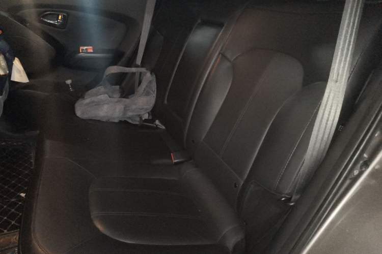 Used Hyundai ix35 2013 2.0L Automatic Two-Wheel Drive Smart GLS China IV Standard Left Rear Seat