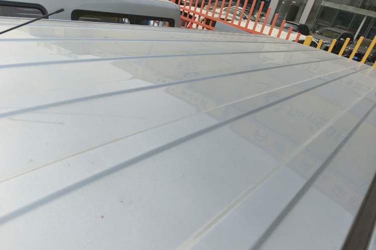 Used Wuling Yangguang 2024 300KM Comfort Version Passenger Van 75kW Roof