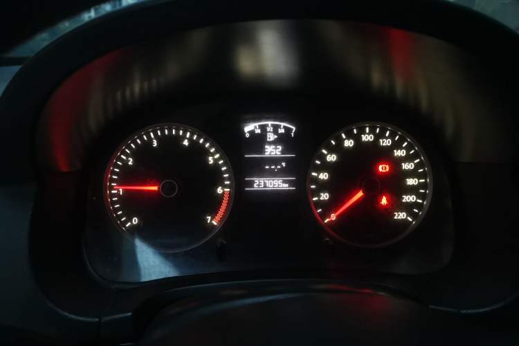 Used Volkswagen Lavida 2013 Classic 1.6L Manual Fashion Edition Instrument Cluster