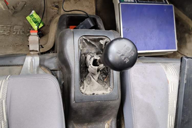 Used Wuling Rongguang 2011 1.2L Base Version
