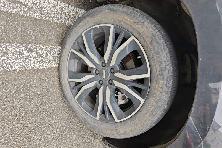 Used Wey P8 2018 2.0T Premium Edition Right Front Wheel Hub