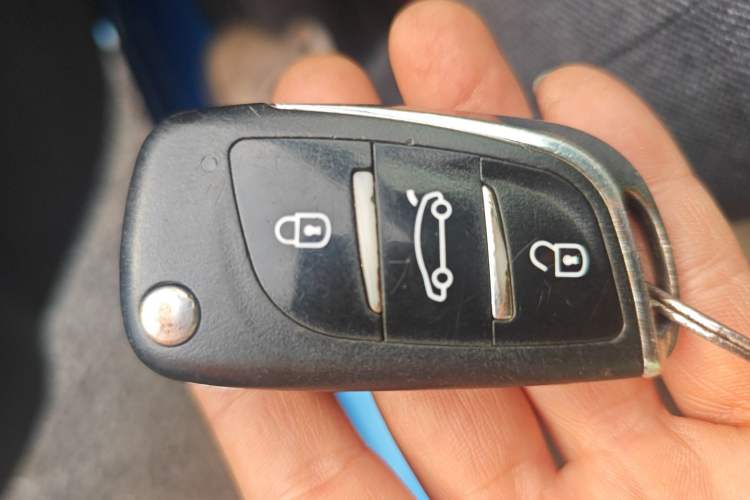 Used Chevrolet Aveo Sonic 2014 Sedan 1.4SL AT Stylish Sunroof Edition
