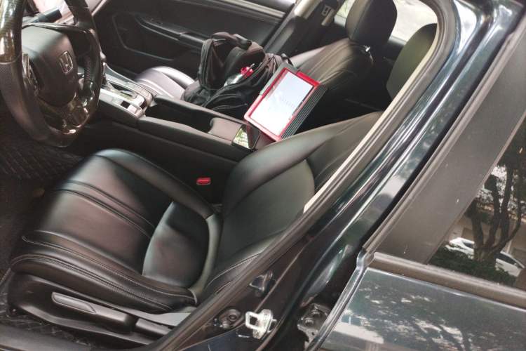 Used Honda Civic 2016 220TURBO CVT Luxury Edition Left Front Seat