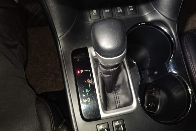 Used Toyota Highlander 2017 2.0T Four-Wheel Drive Luxury Edition 7 Seats Gear Lever