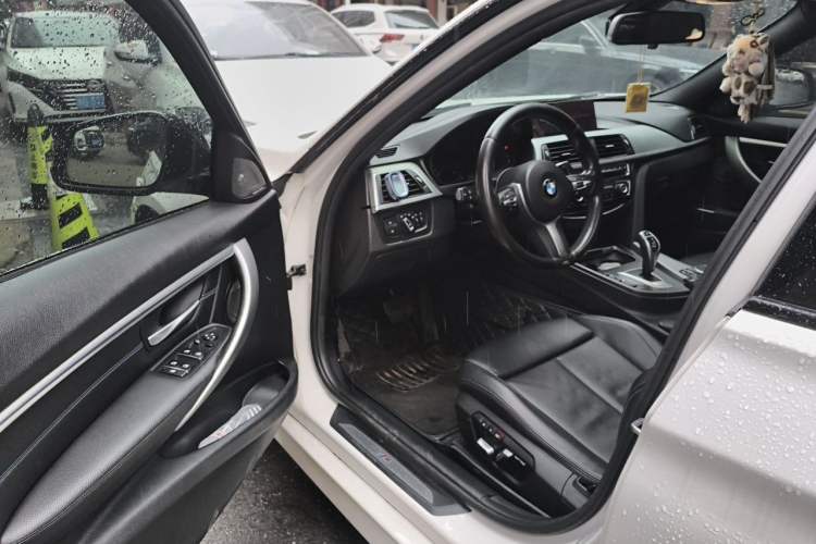 Used BMW 3 Series 2019 320i M Sport Night Edition
