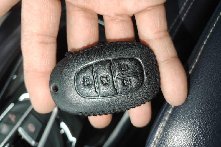 Used SAIC MAXUS G20 2021 PLUS 2.0T Gasoline Automatic ZhiZun Edition
