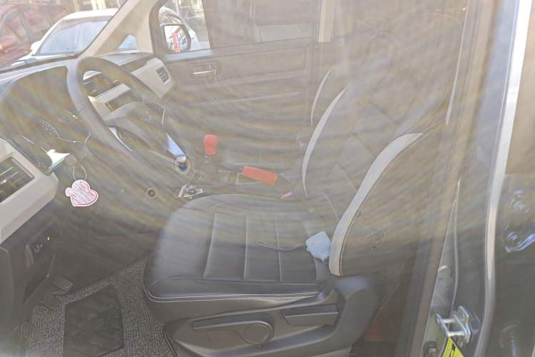 Used Wuling Hongguang PLUS 2019 1.5T Manual Luxury 7-Seater
