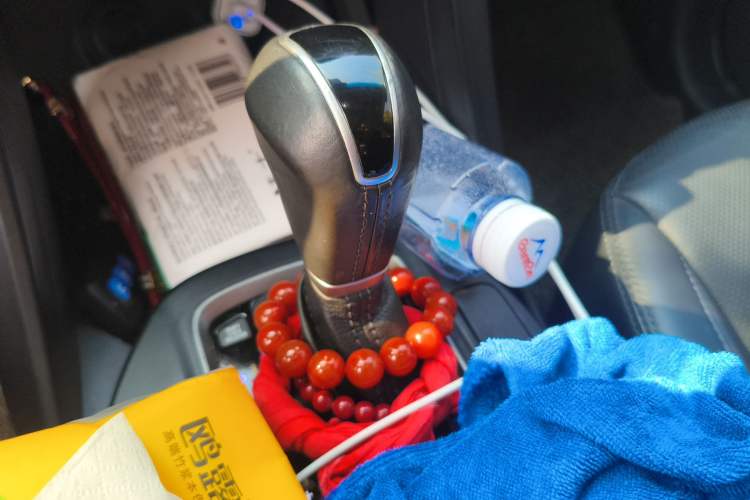 Used Hyundai Santa Fe 2015 2.0T Automatic Two-Wheel Drive Smart Version 5 Seats