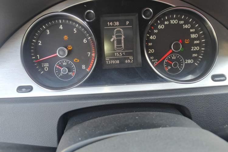 Used Volkswagen CC 2011 1.8TSI Luxury Model Odometer Close Up