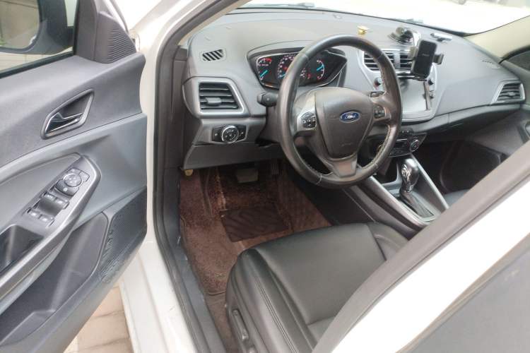 Used Ford Escort 2015 1.5L Automatic Fashion Model