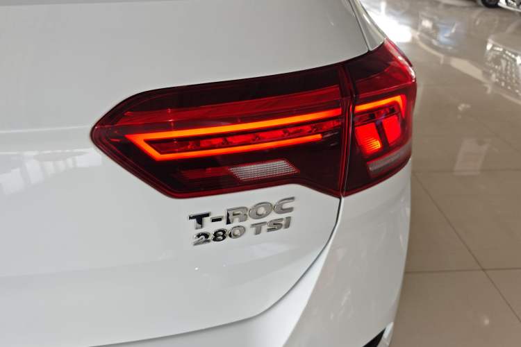 Used Volkswagen T-ROC 2019 280TSI DSG Two-Wheel Drive Advanced Version China VI Standard Exterior 3