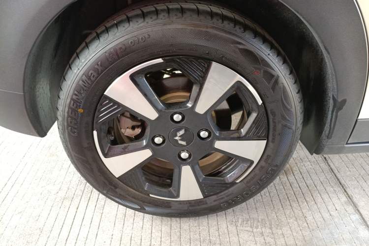 Used Wuling Bingo PLUS 2024 330 km Range Five-Seater Version