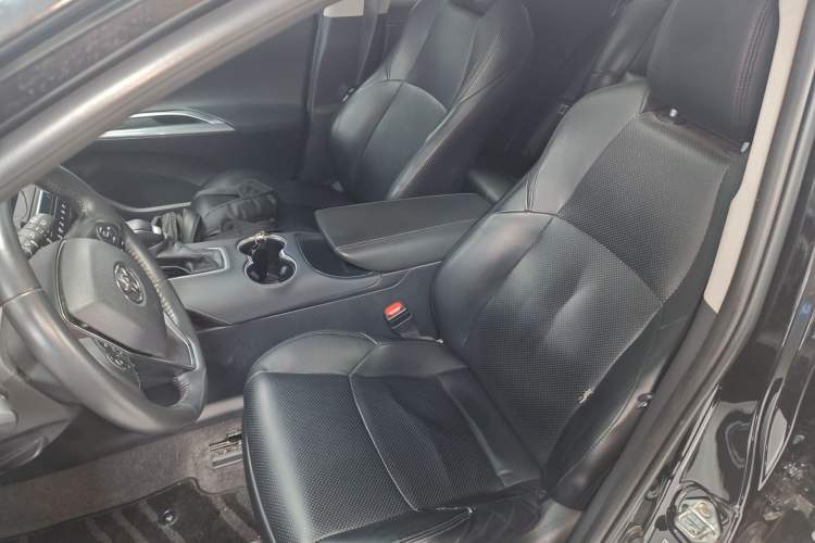 Used Toyota Harrier 2023 2.0L CVT Two-Wheel Drive Entry Version
