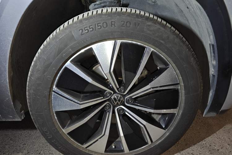 Used Volkswagen Teramont X 2020 380TSI Four-Wheel Drive Prestige Luxury Edition Right Front Wheel Hub