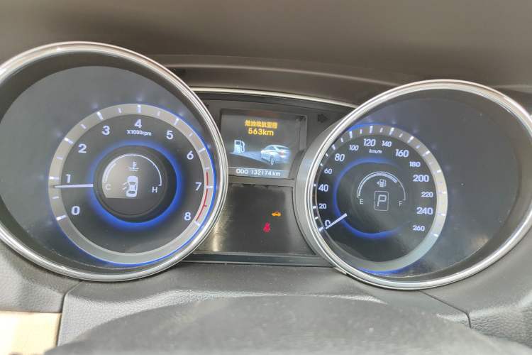 Used Hyundai Sonata 2011 2.0L Automatic Leading Edition Instrument Cluster