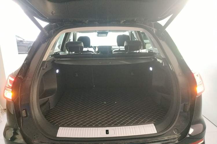 Used Hongqi HS5 2025 2.0T Two-Wheel Drive Flagship Pro Edition
