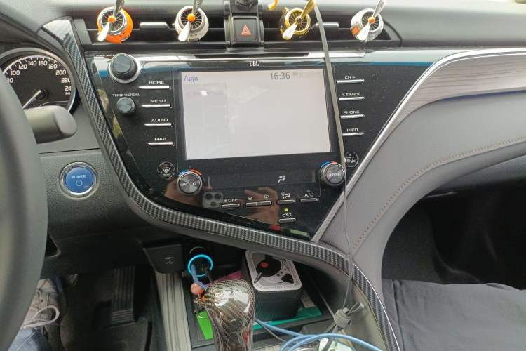 Used Toyota Camry 2018 Dual-Engine 2.5HQ Flagship Edition Audio And AC Panel