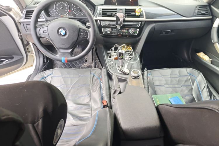 Used BMW 3 Series 2016 320i Fashion Model Center Console