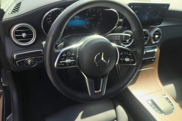 Used Mercedes-Benz GLC 2020 GLC 300 L 4MATIC Dynamic Edition Steering Wheel