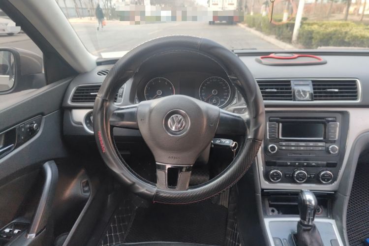 Used Volkswagen Passat 2011 1.8TSI Automatic Prestige Edition Steering Wheel