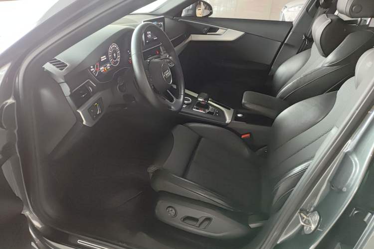 Used Audi A4L 2019 40 TFSI Fashion Edition China VI Emission Standard
