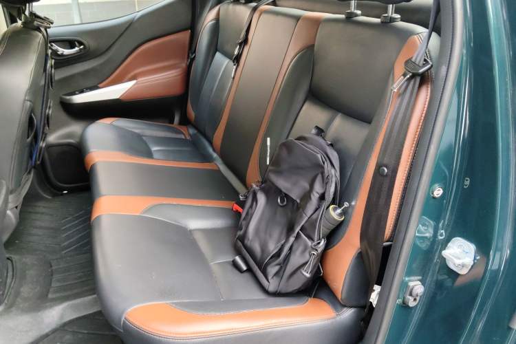 Used Dongfeng Ruichi 6 2020 2.3T Automatic All-Wheel Drive Diesel Flagship Version China VI Standard M9T Left Rear Seat