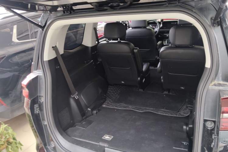 Used GAC Trumpchi M6 2021 270T DCT Luxury Edition (7 Seats) Trunk