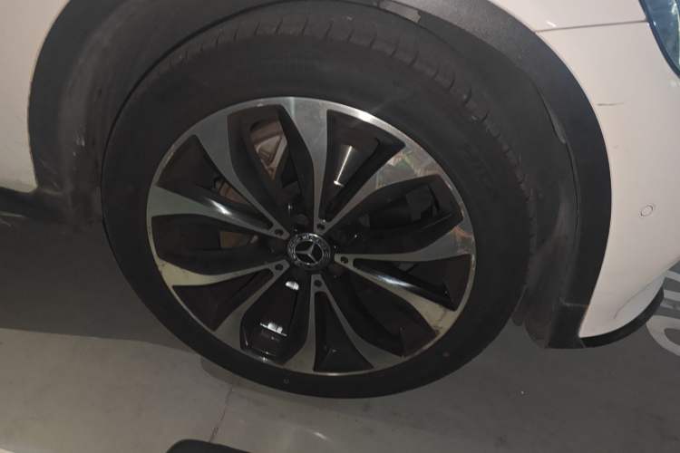 Used Mercedes-Benz GLC Coupe 2017 GLC 300 4MATIC Coupe SUV Right Front Wheel Hub