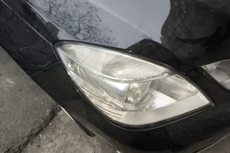 Used Mercedes-Benz E-Class 2013 E 300 L Elegant Model Right Front Headlight