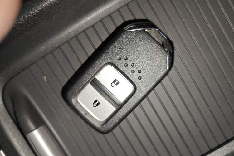 Used Honda Jade 2020 1.8L automatic Comfort version Vehicle Key