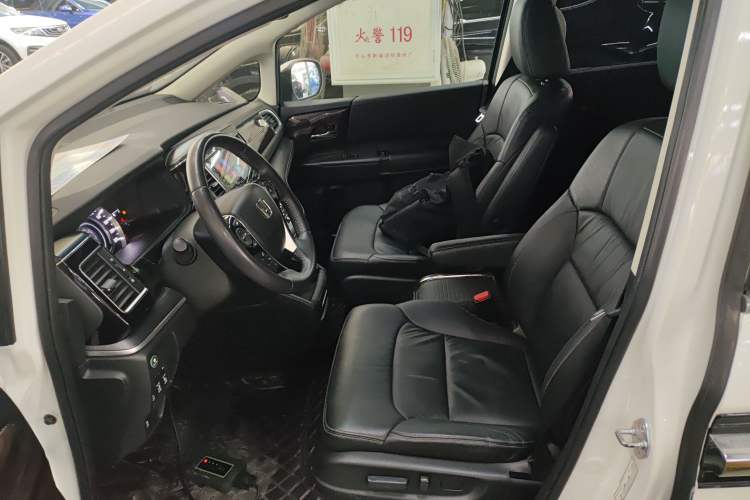 Used Honda Elysion 2016 2.4L Style Edition
