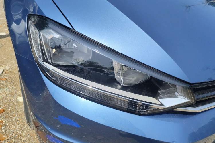 Used Volkswagen Touran 2018 Volkswagen Touran L 280TSI DSG Comfort Edition 7 Seats China VI Standard Right Front Headlight