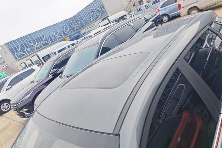 Used CHANGAN OSHAN X5 2021 1.5T DCT Luxury Edition Roof